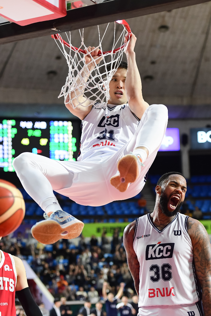 KCC 장재석. KBL 제공