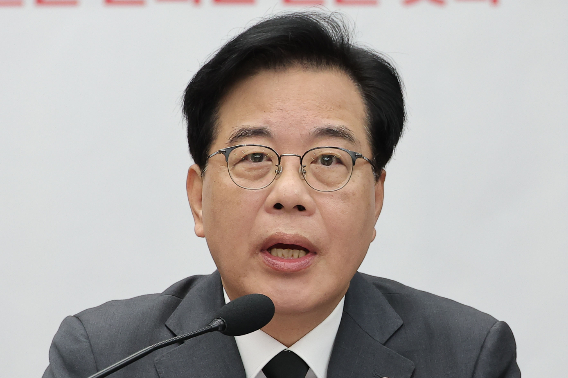 국민의힘 송언석 원내대표가 14일 서울 여의도 국회에서 열린 국정감사 대책회의에서 발언하고 있다. 연합뉴스