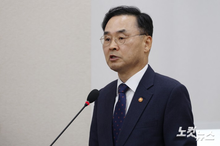 차정인 국가교육위원회 위원장이 14일 서울 여의도 국회에서 열린 교육부·국가교육위원회 등에 대한 국정감사에서 업무보고를 하고 있다.