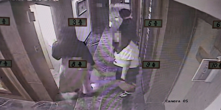남성들에 수면제 탄 술 먹여 돈 가로챈 여성 2인조 구속 송치