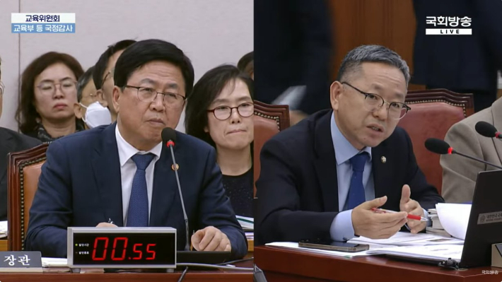 최교진 교육부 장관(왼쪽)과 김문수 국회의원. 김문수 의원실 제공