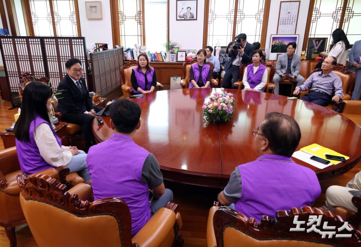 이태원참사 유가족 만난 국회의장