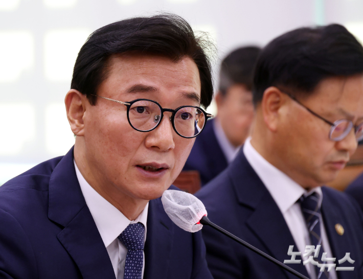 전재수 해양수산부 장관이 15일 오전 국회 농림축산식품해양수산위원회 해양수산부 국정감사에 출석해 질의에 답하고 있다. 황진환 기자