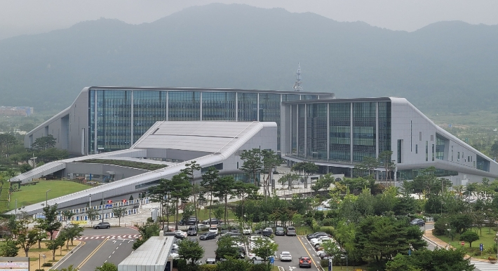 충남도청사 전경. 충남도 제공
