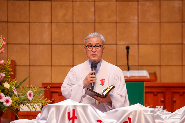 신임 노회장으로 추대 받은 채움교회 김경근 목사. 최화랑 기자