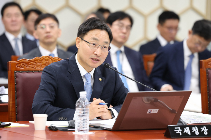 국회 국정감사에서 발언하는 임광현 국세청장. 국세청 제공