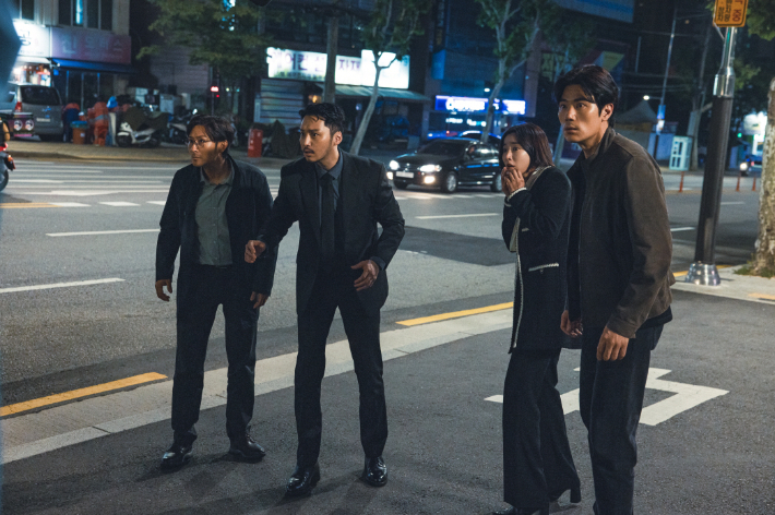 영화 '중간계' 스틸컷. CJ CGV㈜ 제공