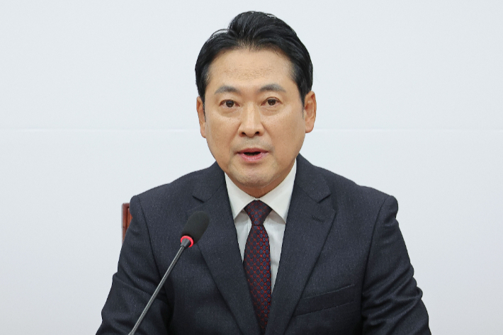 국민의힘 장동혁 대표가 17일 서울 여의도 국회에서 기자간담회를 하고 있다. 연합뉴스