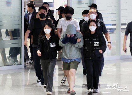 ‘캄보디아 구금 64명’ 인천 도착... 사상 최대 규모 국내 집단 송환