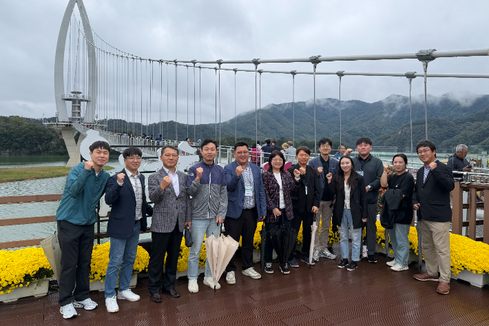 전북기자협회와 한국언론진흥재단 광주지사는 18일 임실 옥정호 일원에서 '전북 올림픽·관광 로컬콘텐츠 활용 현장 전문연수'를 했다. 남승현 기자