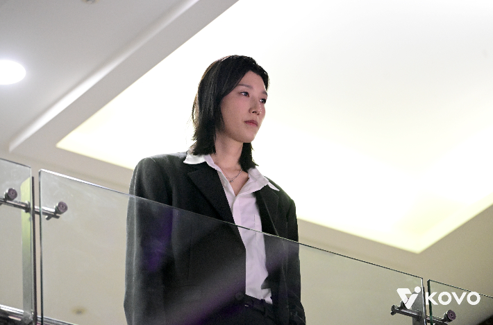경기 지켜보는 김연경. 한국배구연맹