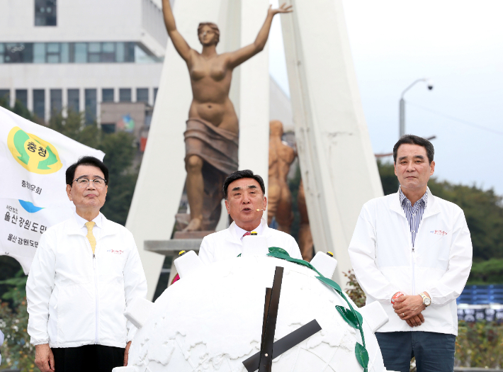 2025 울산공업축제 출정식에서 김두겸 울산시장이 인사말을 하고 있다. 울산광역시 제공