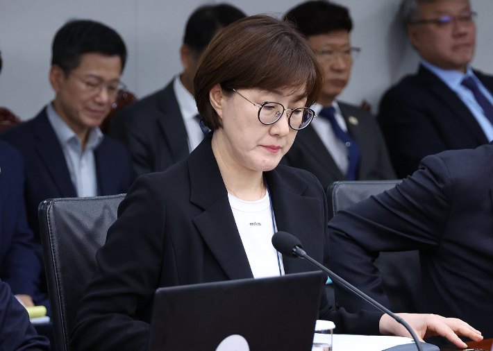 김현지 제1부속실장이 용산 대통령실에서 열린 수석보좌관회의에 참석해 있다. 연합뉴스
