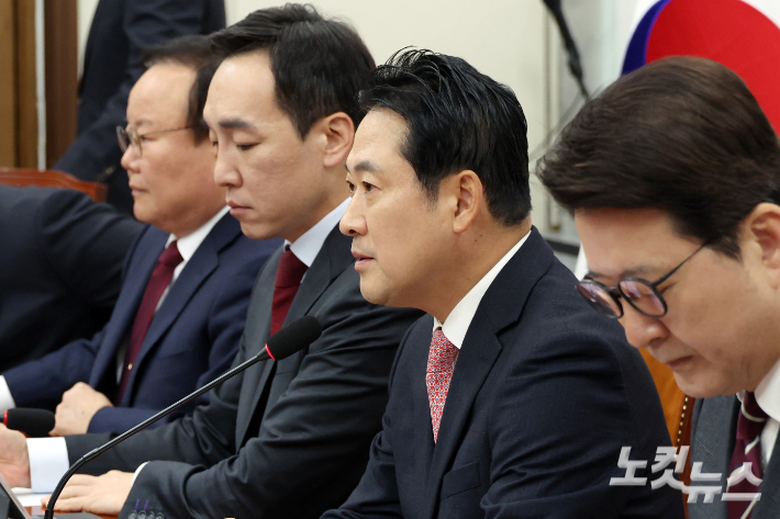 국민의힘 장동혁 대표가 20일 서울 여의도 국회에서 열린 최고위원회의에서 발언을 하고 있다. 윤창원 기자