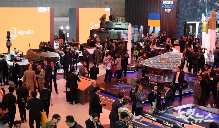 ‘K방산 신기술 한 자리에