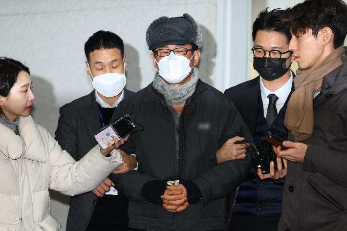 호송차량 향하는 노상원 전 국군정보사령관. 연합뉴스