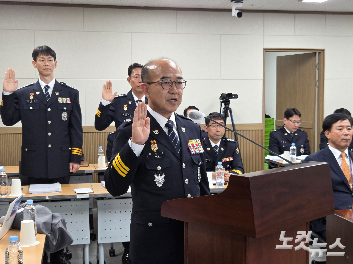 한원호 세종경찰청장이 20일 열린 세종경찰청 국정감사에 앞서 선서하고 있다. 박우경 기자