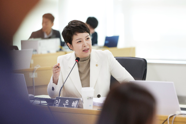 20일 경기도청에서 열린 2025 국토교통위원회 국정감사에서 김은혜 의원이 질의를 하고 있다. 경기도 제공