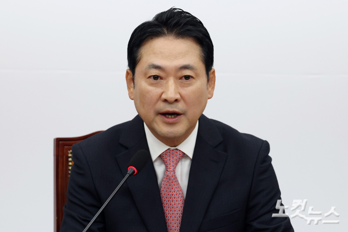 국민의힘 장동혁 대표가 20일 서울 여의도 국회에서 열린 최고위원회의에서 발언을 하고 있다. 윤창원 기자