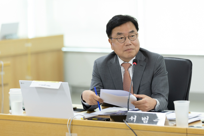 21일 오전 경기도청 4층 율곡홀에서 열린 2025 행정안전위원회 국정감사에서 국민의힘 서범수(울산 울주) 의원이 질의 하고 있다. 경기도 제공
