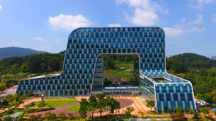 동구청사. 대전 동구 제공