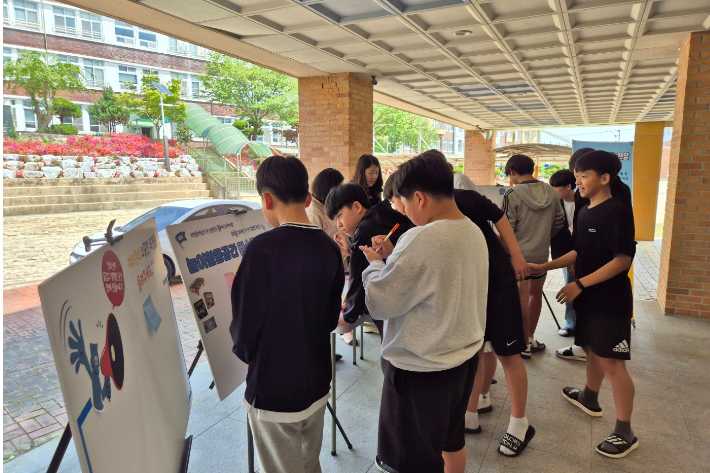 익산시가 북부권 청소년 복합문화센터 운영과 관련해 청소년들의 의견을 청취하고 있다. 익산시 제공