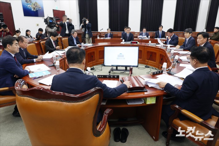 22일 오전 서울 여의도 국회에서 국회 정보위원회 전체회의가 열리고 있다.