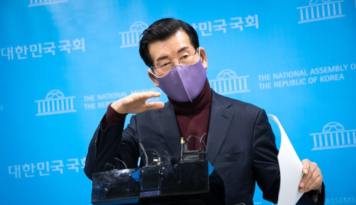 재판 출석 중인 장영하 변호사