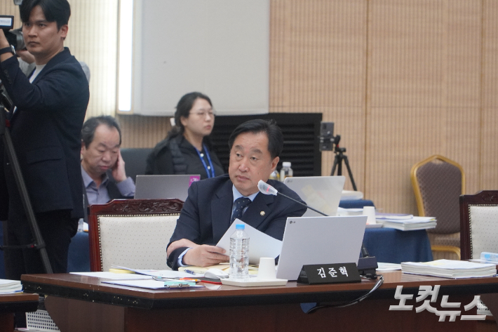 질의하는 김준혁 의원. 심동훈 기자