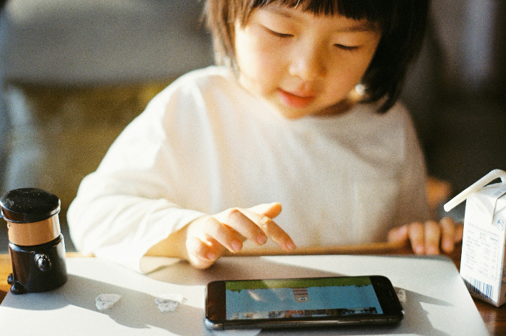 Unsplash_zhenzhong liu 제공
