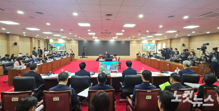 23일 충북대 개신문화관에서 열린 충북대·충북대병원·충북교육청 국정감사. 임성민 기자