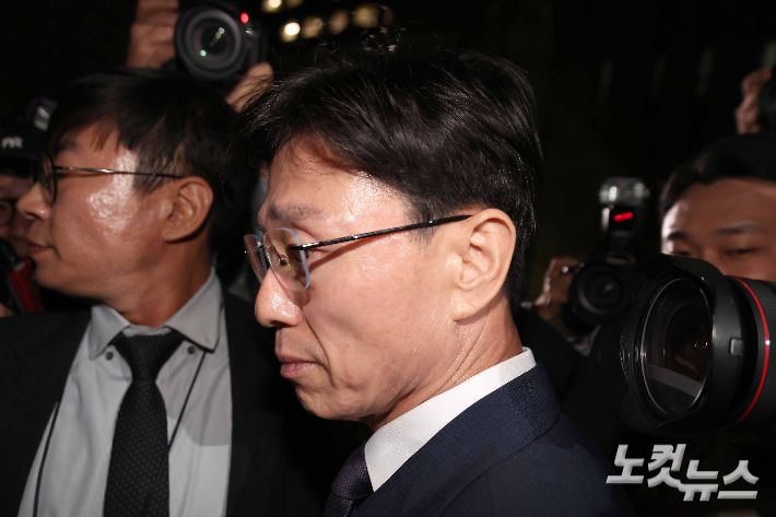 '채해병 과실치사 혐의' 임성근 전 해병대 1사단장이 23일 오후 영장실질심사를 마친 뒤 서울중앙지법을 나서고 있다. 박종민 기자