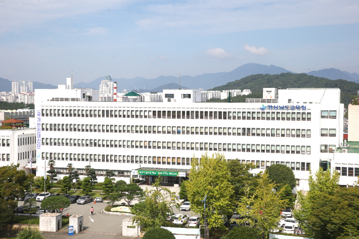 40년 넘은 경남도교육청 청사 개축 추진된다