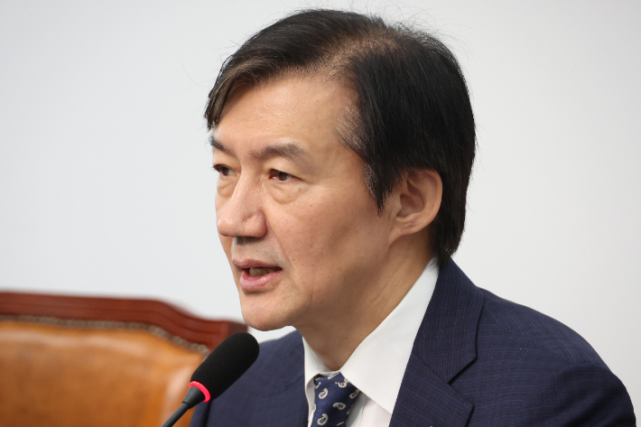 조국혁신당 조국 비상대책위원장이 23일 서울 여의도 국회에서 열린 비상대책위원회의에서 발언하고 있다. 연합뉴스