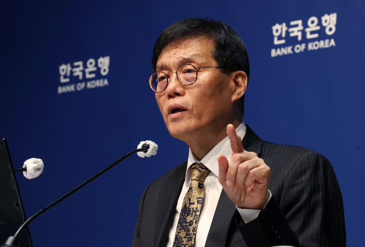 이창용 한국은행 총재가 23일 서울 중구 한국은행에서 열린 금융통화위원회 금리 결정에 대한 기자간담회에서 발언하고 있다. 연합뉴스