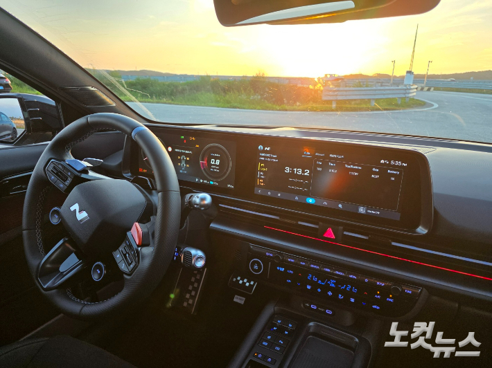 현대자동차 아이오닉 6N 내장. 박성완 기자