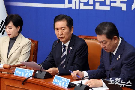 더불어민주당 정청래 대표가 27일 서울 여의도 국회에서 열린 최고위원회의에서 발언을 하고 있다.