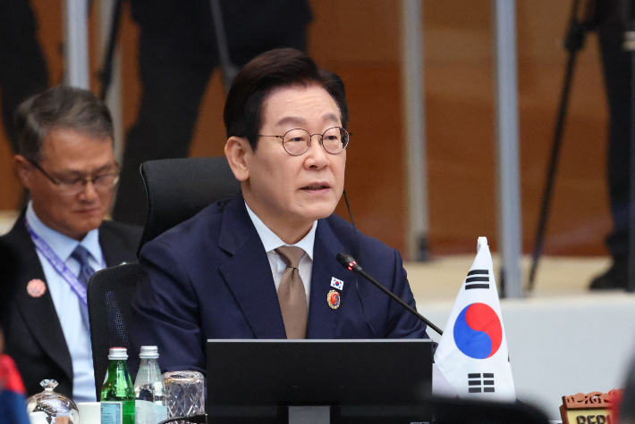 이재명 대통령이 27일 말레이시아 쿠알라룸푸르 컨벤션센터에서 열린 한-아세안 정상회의에서 발언하고 있다. 연합뉴스