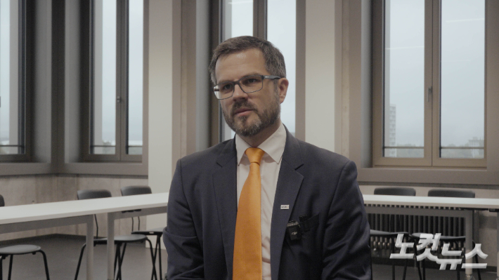 인터뷰 중인 안드레아스 프란체(Andreas Franze) 드레스덴 응용과학대학 부총장. 전남CBS