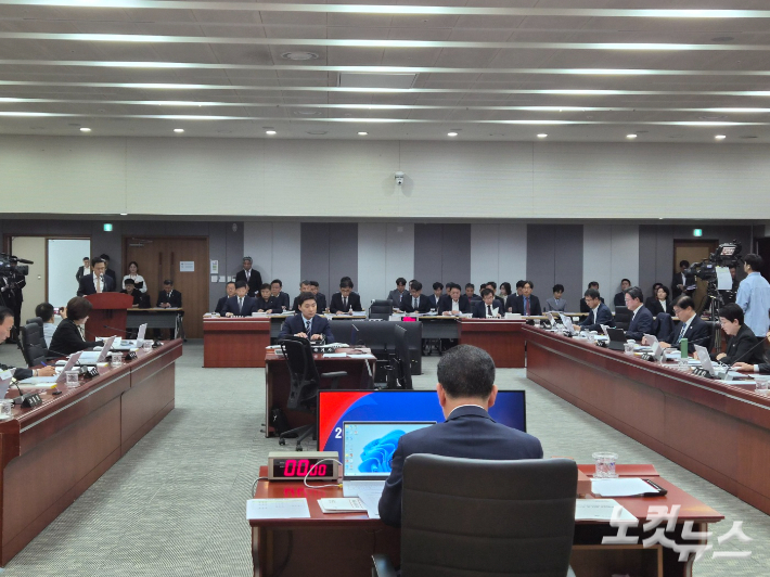 27일 충남도청에서 열린 국회 행정안전위원회의 국정감사. 김정남 기자