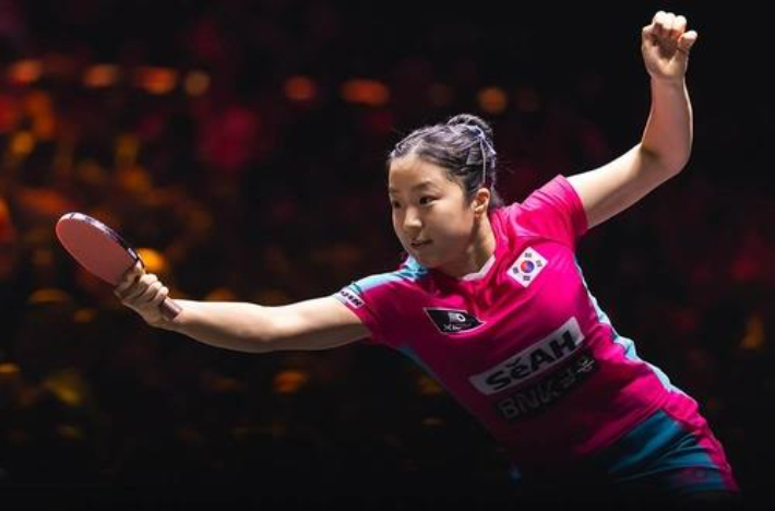 공격하는 여자 탁구 간판 신유빈. ITTF 홈피 제공