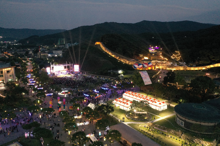 고창모양성제 야간 모습. 고창군 제공