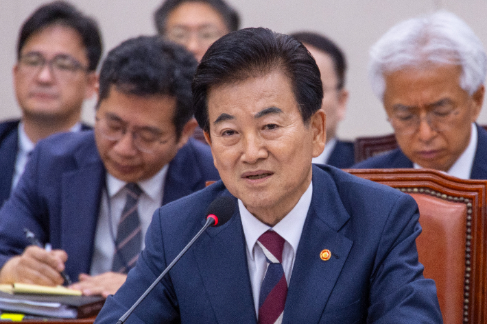 국정감사에서 의원 질의에 답하는 정동영 통일부 장관. 연합뉴스