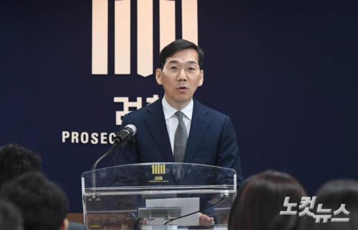 특검, 도이치 '김건희 불기소' 처분 검찰 겨냥한 수사 개시