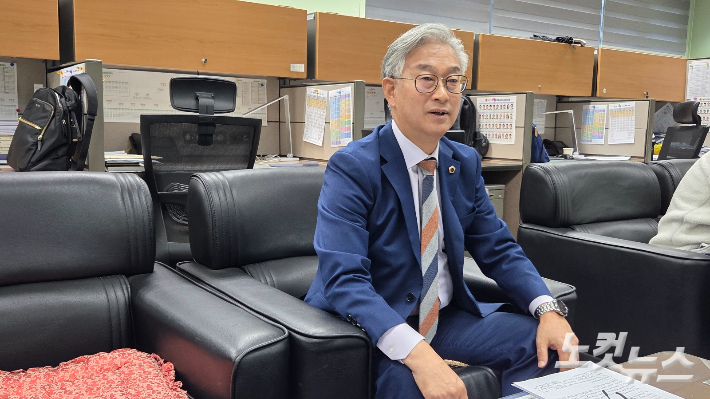 전북도의회 나인권 의원이 29일 기자간담회를 하고 있다. 도상진 기자