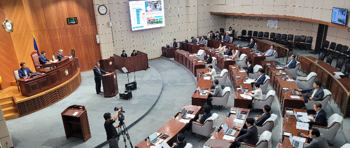 군산시의회 본회의장. 자료사진