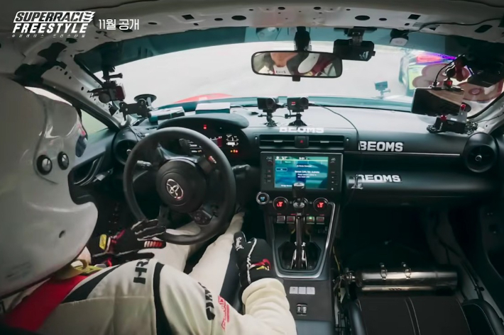 '슈퍼레이스 프리스타일'. 티빙 제공