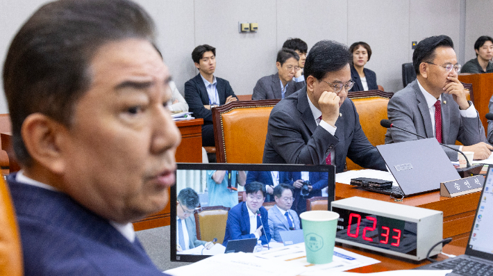 냉랭한 여야 원내대표. 연합뉴스