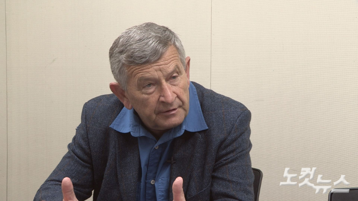 조슈아 윌리엄스 오픈도어 SSA(아프리카 사하라 사막 이남) 리더가 CBS와의 인터뷰에서 아프리카 대륙 국가들에서 벌어지고 있는 기독교인에 대한 박해의 심각성을 고발하고 있다. 최창민 기자