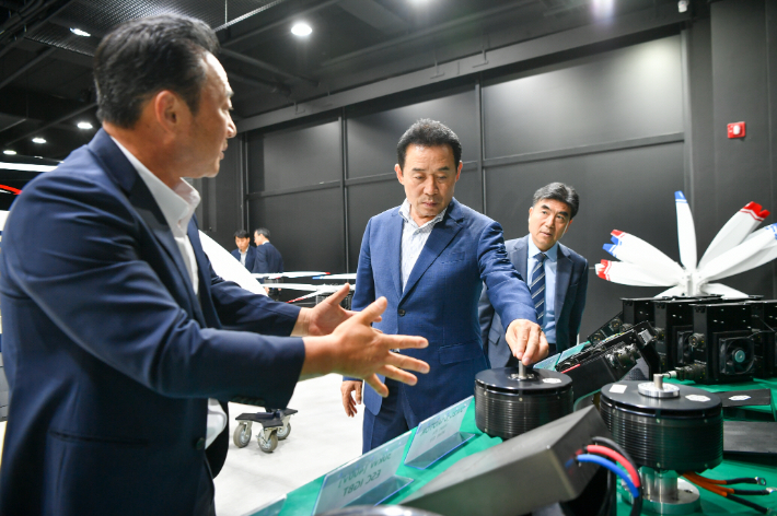 드론박람회에 참석한 백영현 시장. 포천시 제공